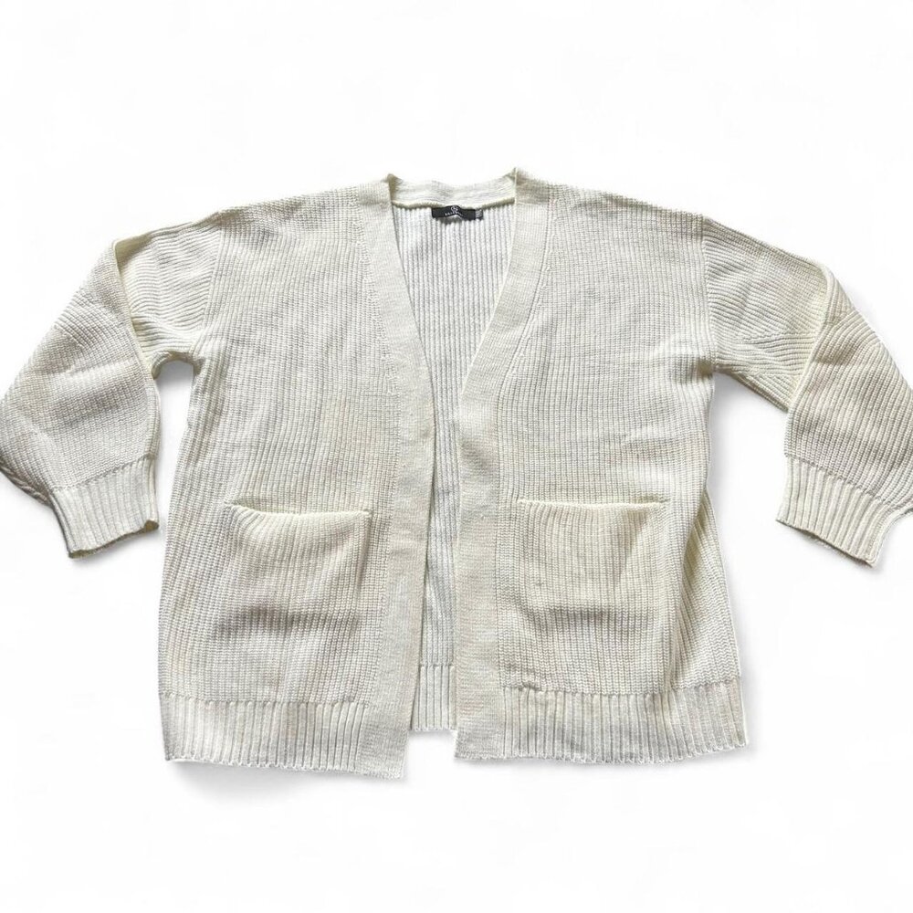 Cream ribbed cardigan with pockets #casual Size large Gender neutral    Cute cas